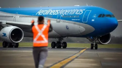 Aerolíneas Argentinas recortará un 20% sus vuelos de cabotaje