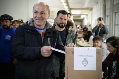 Votó Mario Secco: “Es una jornada muy linda a 40 años de la democracia"