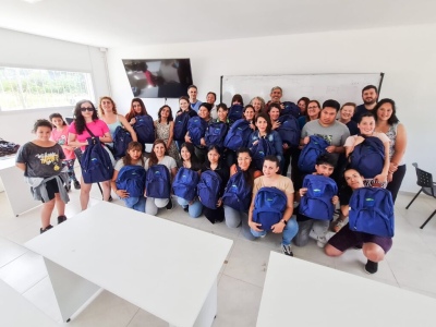 Pinamar: Entregan mochilas técnicas a 22 estudiantes de Enfermería