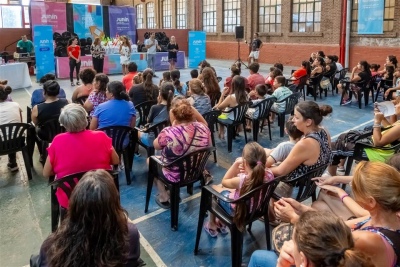 Junín: El Municipio entregó mochilas, kits y útiles escolares a 500 familias
